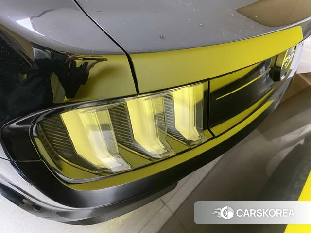 Ford Mustang 2023 Черный из Китая, фото 2