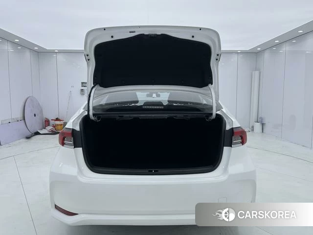 Toyota Corolla id 4365832 из Китая 11