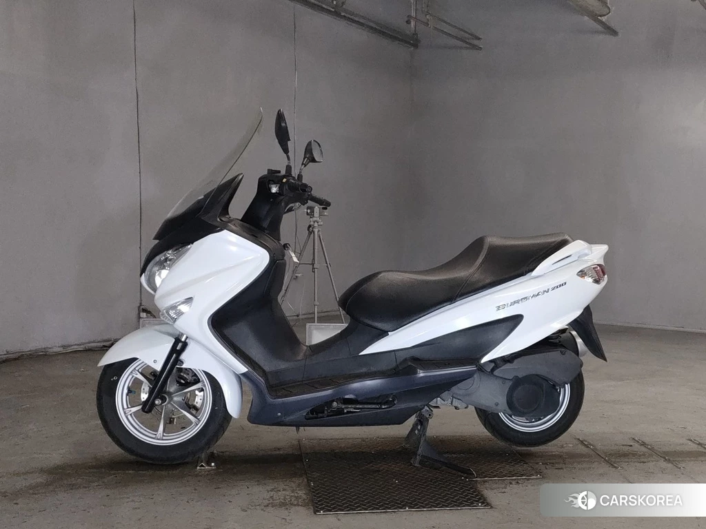Проданный Suzuki BURGMAN 200 2015 из Японии, фото 2