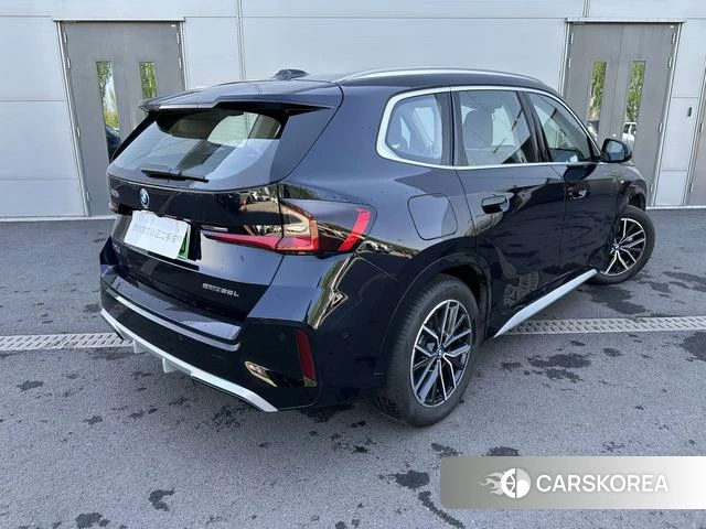 BMW iX1 2025 Черный из Китая, фото 2