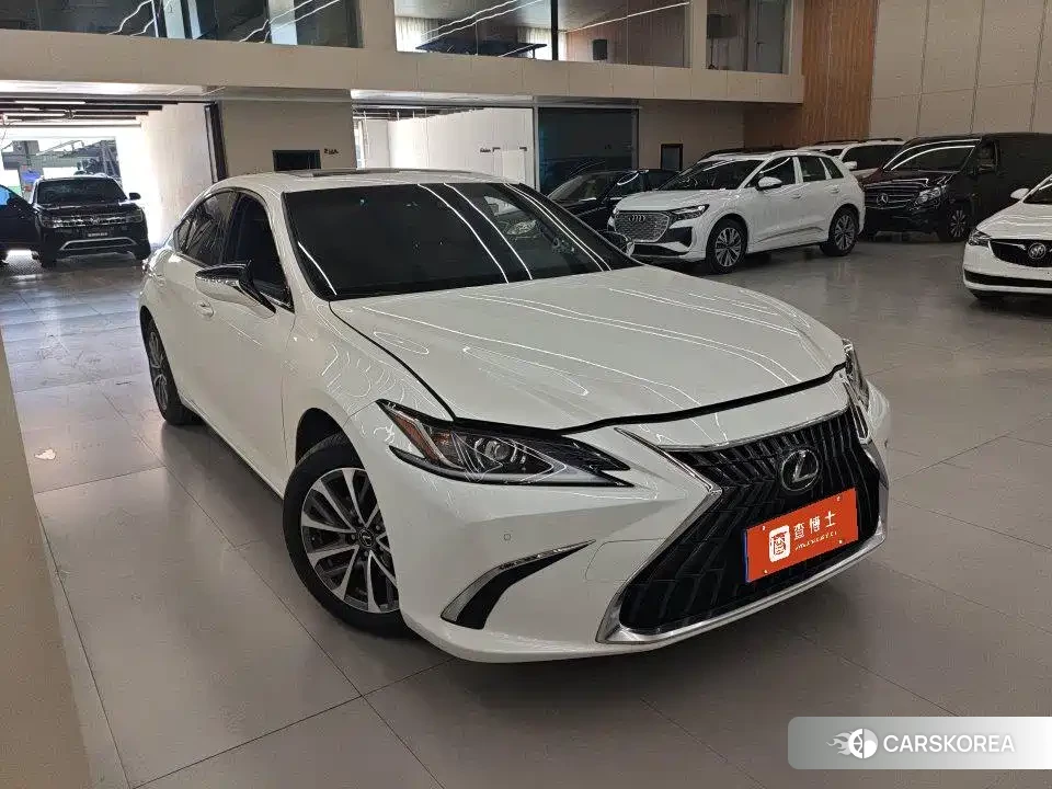 Lexus ES 2024 Белый из Китая, фото 2