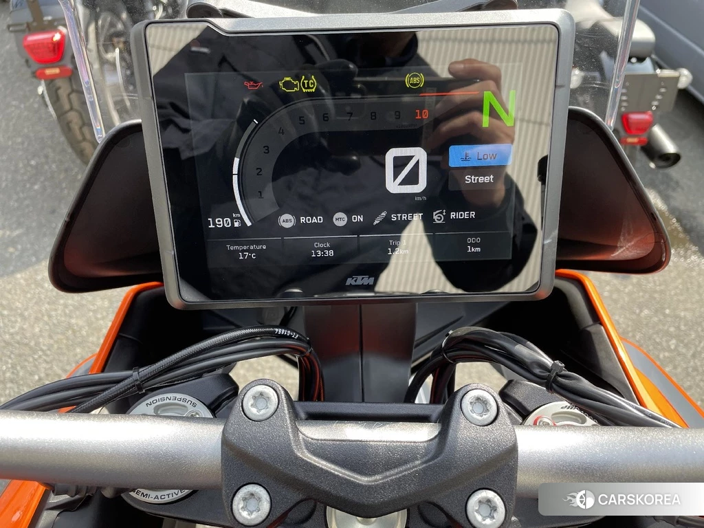 Проданный KTM 1290 SUPER DUKE GT 2023 из Японии, фото 2