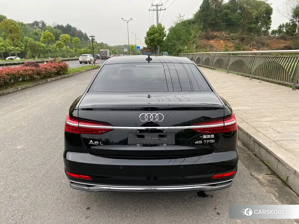 Audi A6L 2022 Черный из Китая, фото 2