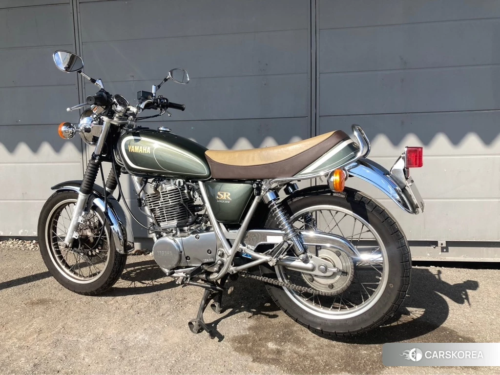 Проданный Yamaha SR 400 2013 из Японии