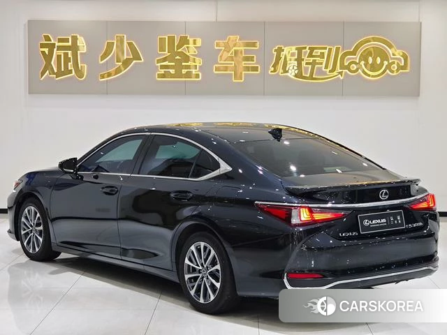 Lexus ES 2023 Черный из Китая, фото 4