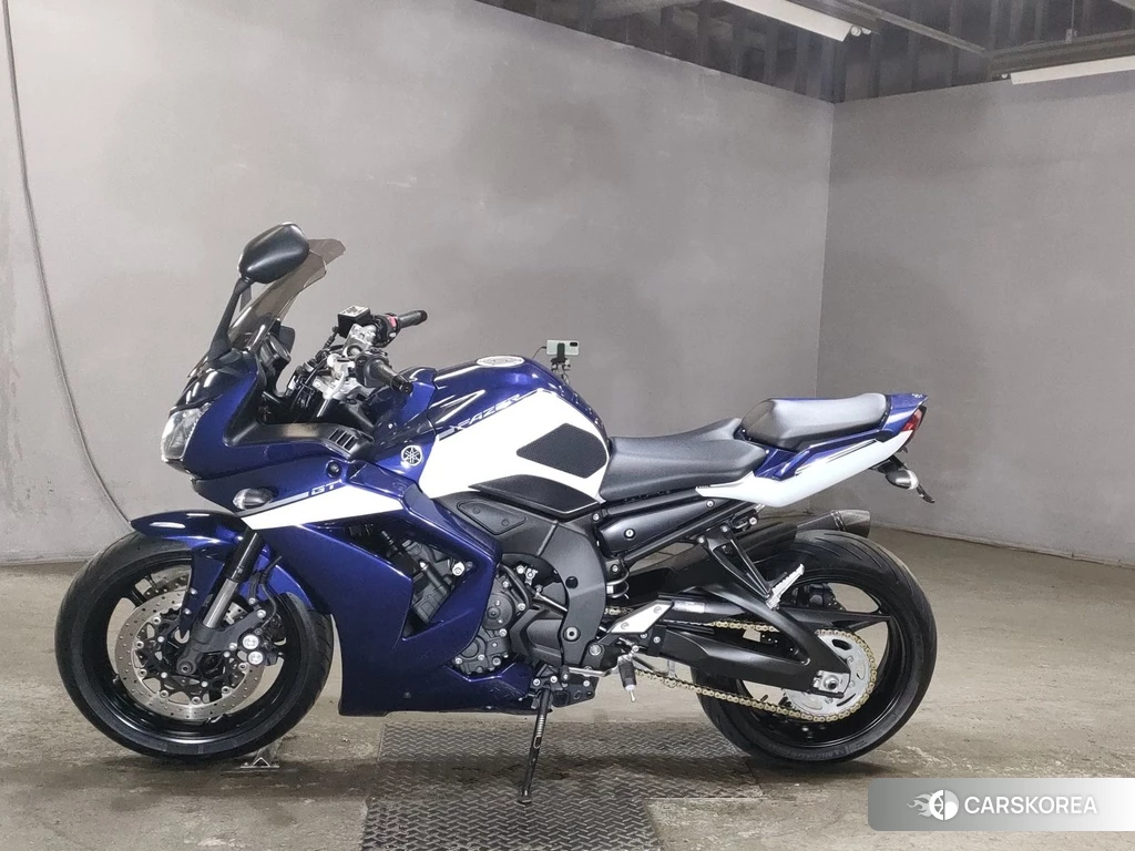 Проданный Yamaha FZ1 FEATHER GT 2014 из Японии, фото 2