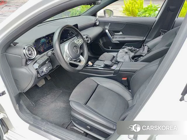 Mercedes-Benz Class A 2021 Белый из Китая, фото 2