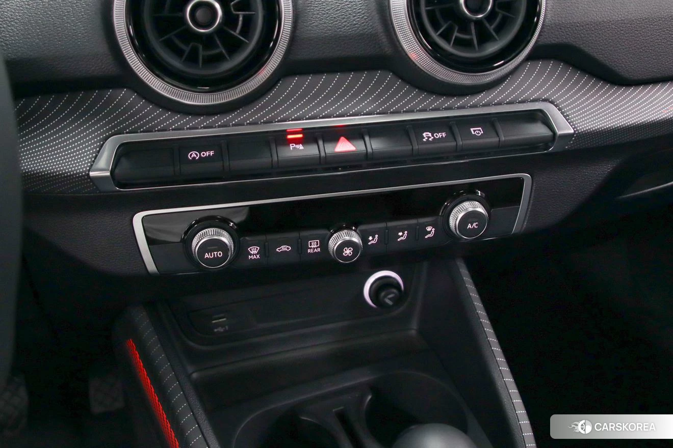 Audi Q2L id 4473504 из Китая 12
