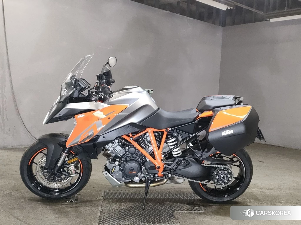 Проданный KTM 1290 SUPER DUKE GT 2016 из Японии