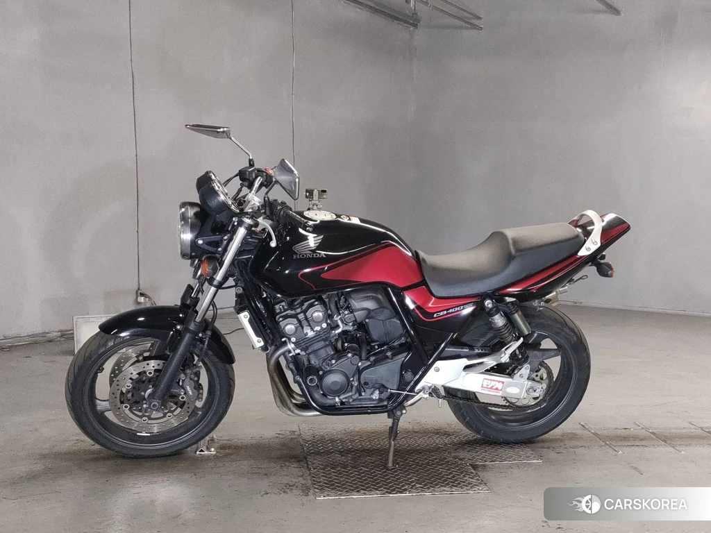 Проданный Honda CB400SF 2010 из Японии