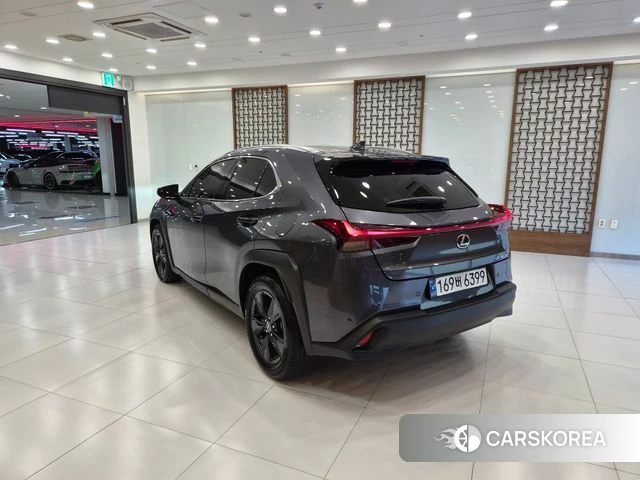 Lexus UX300h id 4366245 из Кореи 7