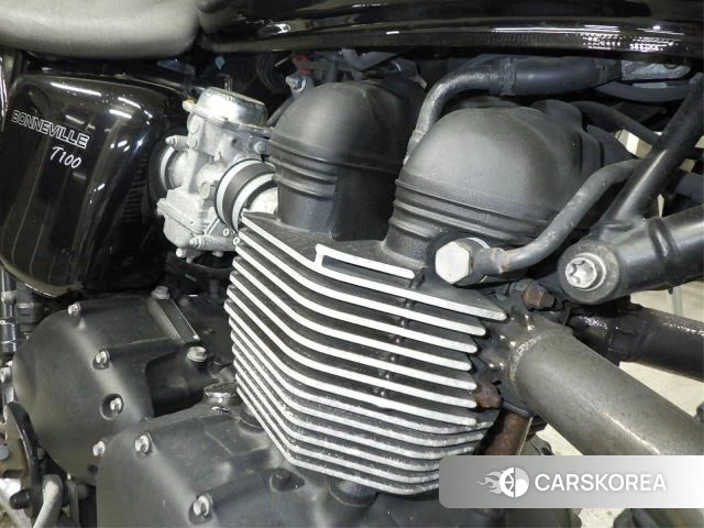Engine photo