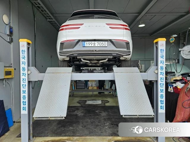 Genesis GV70 2025 Белый из Кореи, фото 2