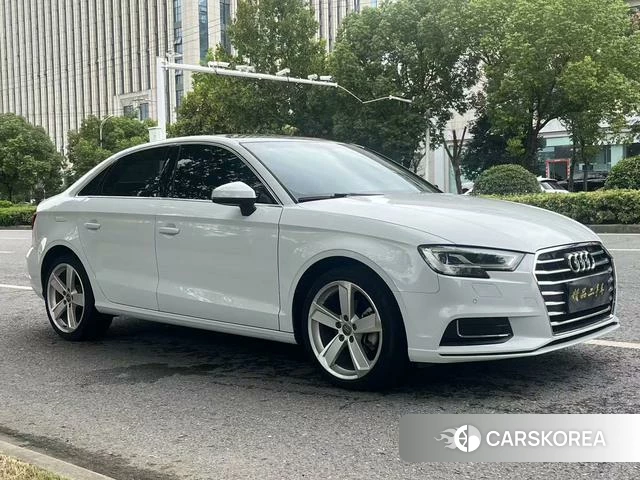 Audi A3 2019 Белый из Китая, фото 2