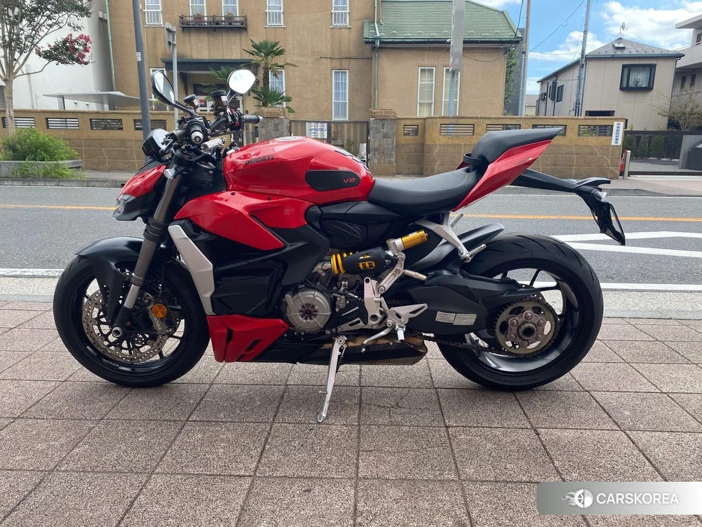 Проданный Ducati STREETFIGHTER V2 2022 из Японии