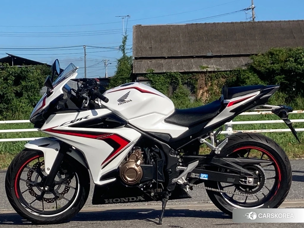 Проданный Honda CBR400R 2019 из Японии