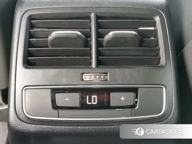 Audi A4L id 4265113 из Китая 12