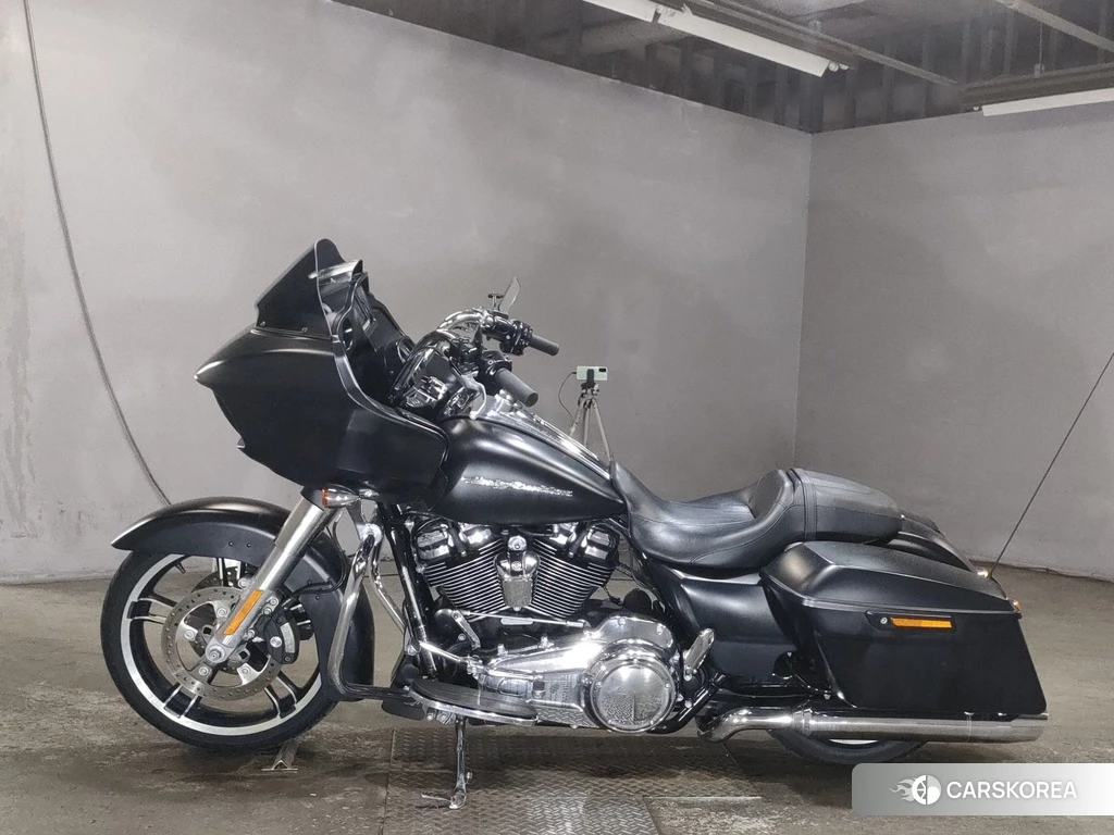 Проданный Harley-Davidson Road Glide FLTRXS1750 2017 из Японии, фото 2