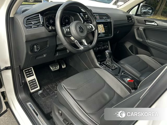 Volkswagen Tiguan L 2021 Белый из Китая, фото 2