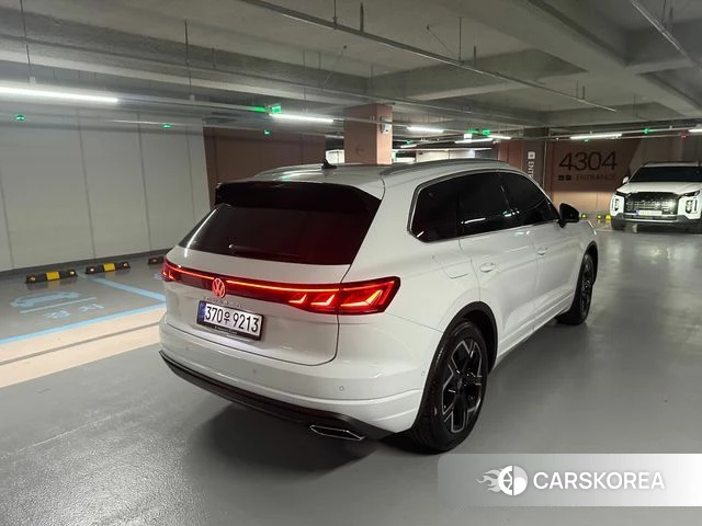 Volkswagen Touareg 3rd generation 2026 Белый из Кореи, фото 6