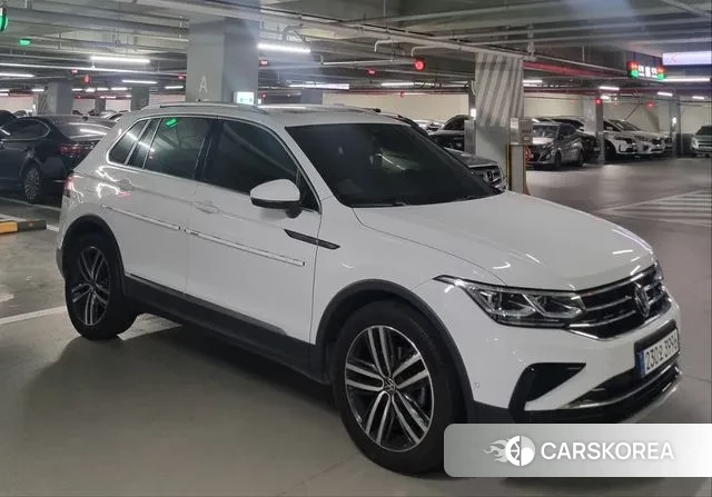 Volkswagen Tiguan second Generation 2023 Белый из Кореи, фото 2