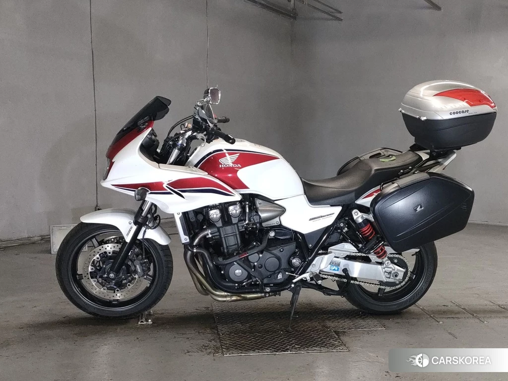 Проданный Honda CB1300ST 2011 из Японии, фото 2