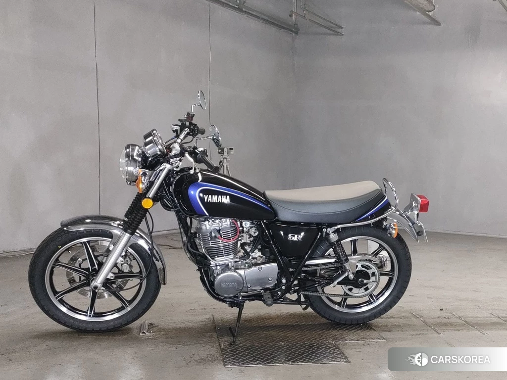 Проданный Yamaha SR 400 2021 из Японии, фото 2