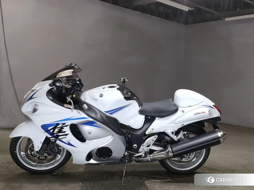 Проданный Suzuki GSX1300R HAYABUSA 2010 из Японии, фото 2