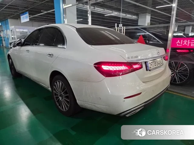 Mercedes-Benz E-Class W213 2023 Белый из Кореи, фото 2