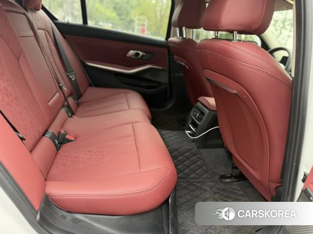 BMW 3 series 2025 Белый из Китая, фото 2