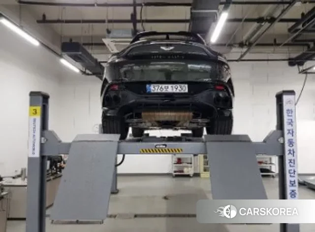 Aston Martin DBX 2023 Зеленый из Кореи, фото 2