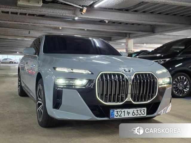 BMW 7 Series (G70) 2025 Серебристо-серый из Кореи, фото 3
