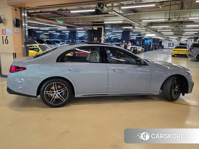 Mercedes-Benz E-Class W214 2026 Светло-серебряный цвет из Кореи, фото 2