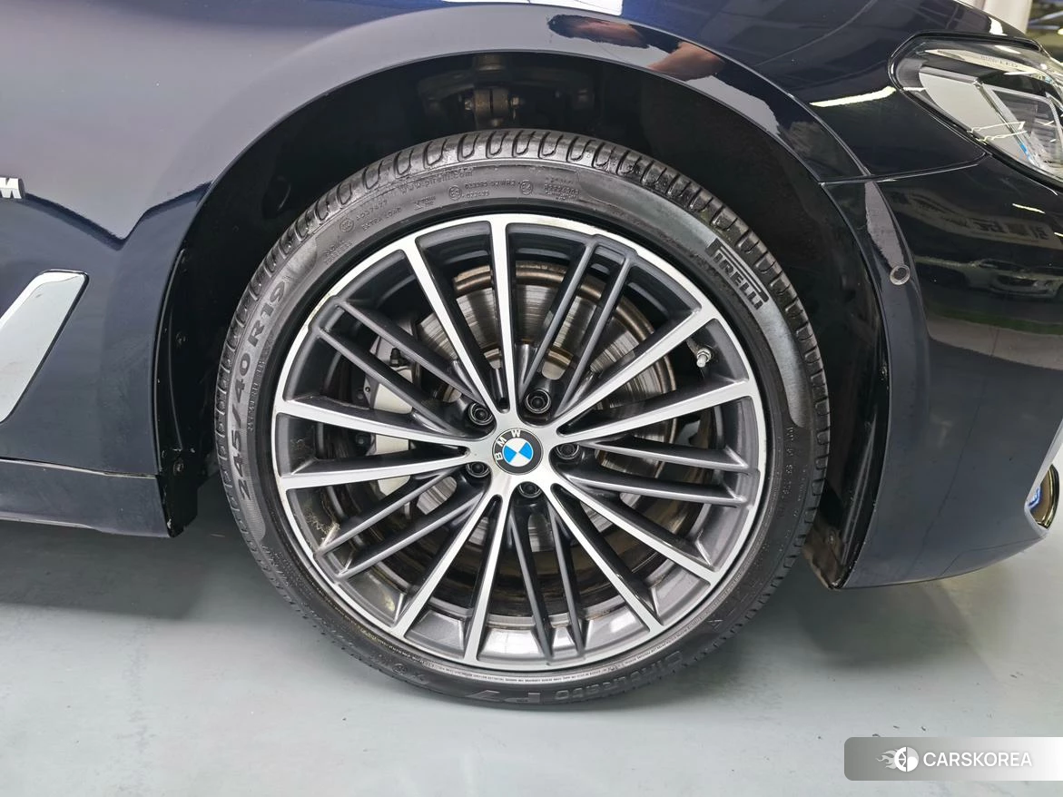 BMW 5 series id 4467787 из Китая 12