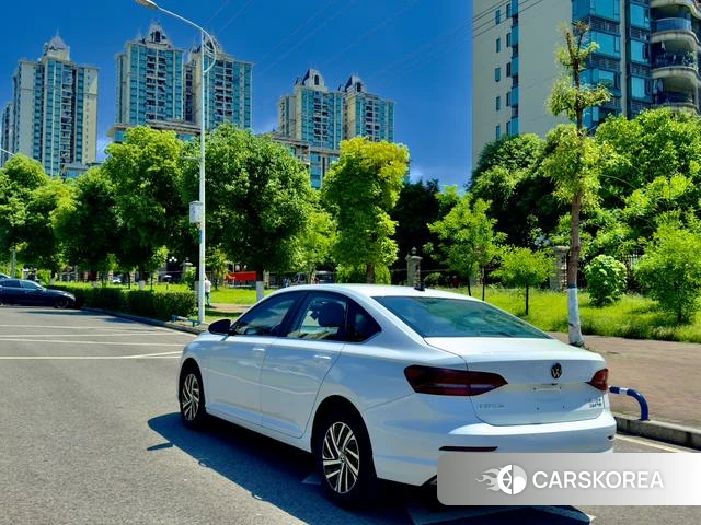 Volkswagen Lavida 2022 Белый из Китая, фото 2