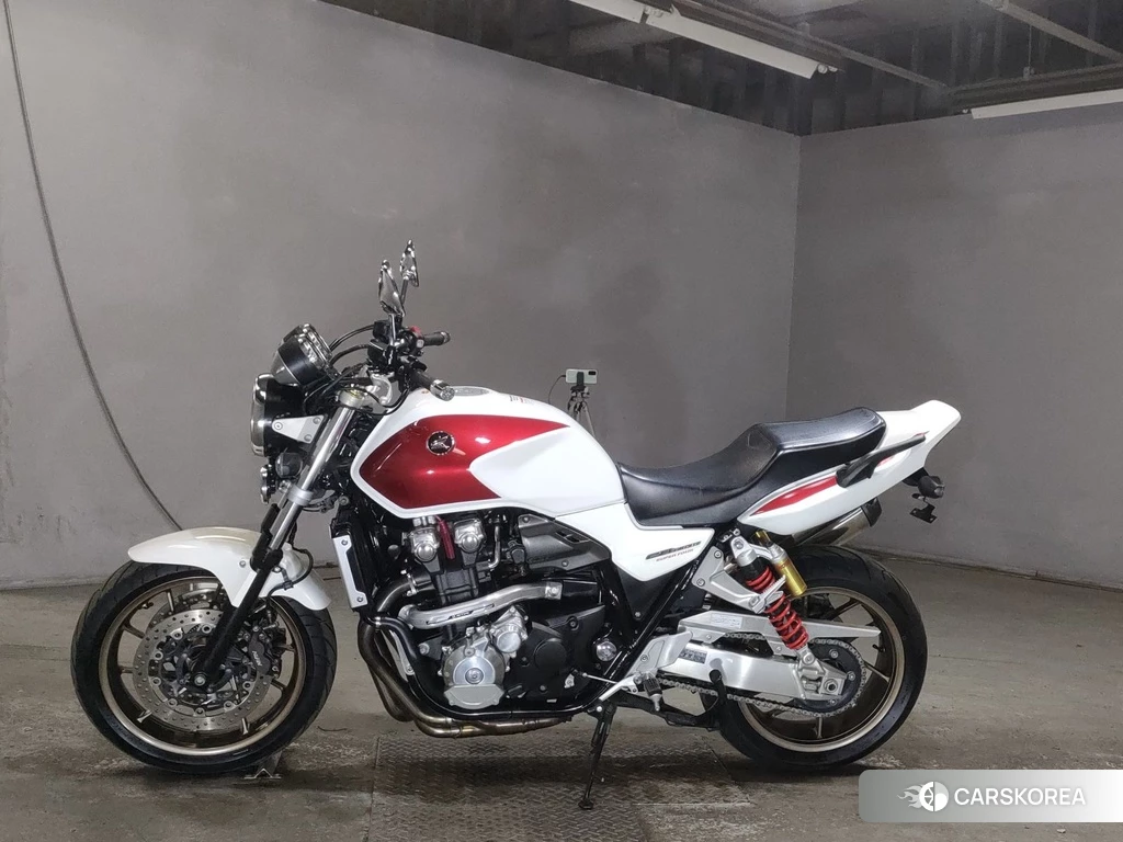 Проданный Honda CB1300SF 2014 из Японии, фото 2