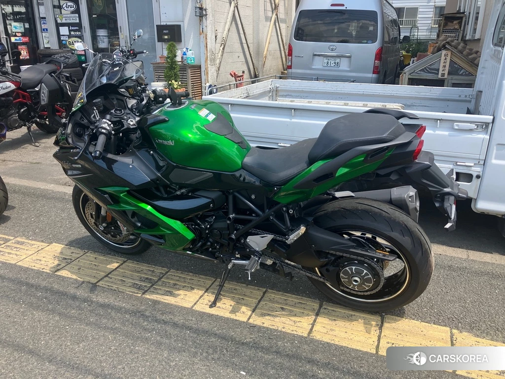Проданный Kawasaki NINJA H2 SX SE 2023 из Японии
