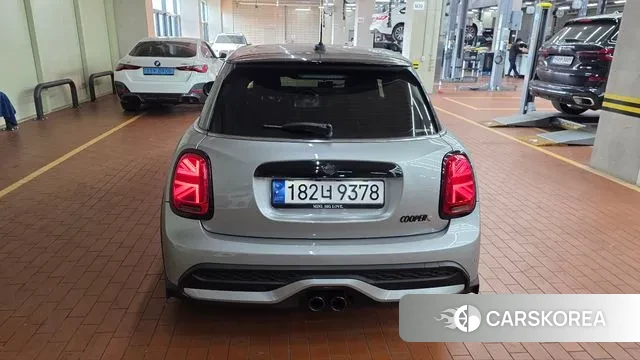 Mini Cooper S 2024 Серебристо-серый из Кореи, фото 2