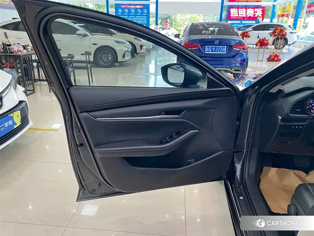 Mazda 3 2023 Silver/gray из Китая, фото 4