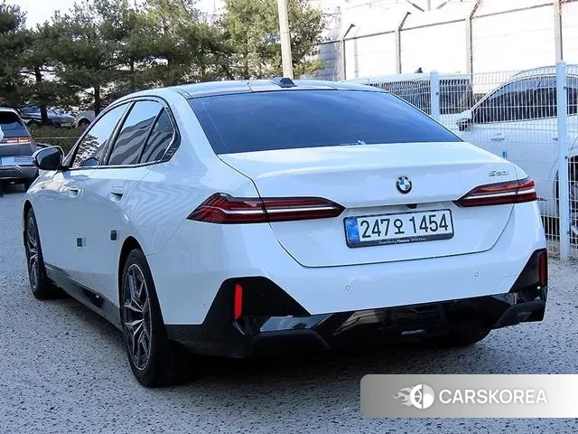 BMW 5 Series (G60) id 3757773 из Кореи 12