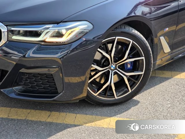 BMW 5 Series (G30) id 3841965 из Кореи 12