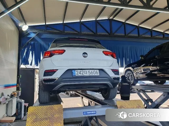 Volkswagen T-Roc 2021 Белый из Кореи, фото 2