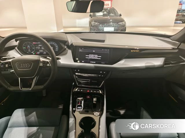 Audi e-tron GT 2024 Темно-серый из Китая, фото 2