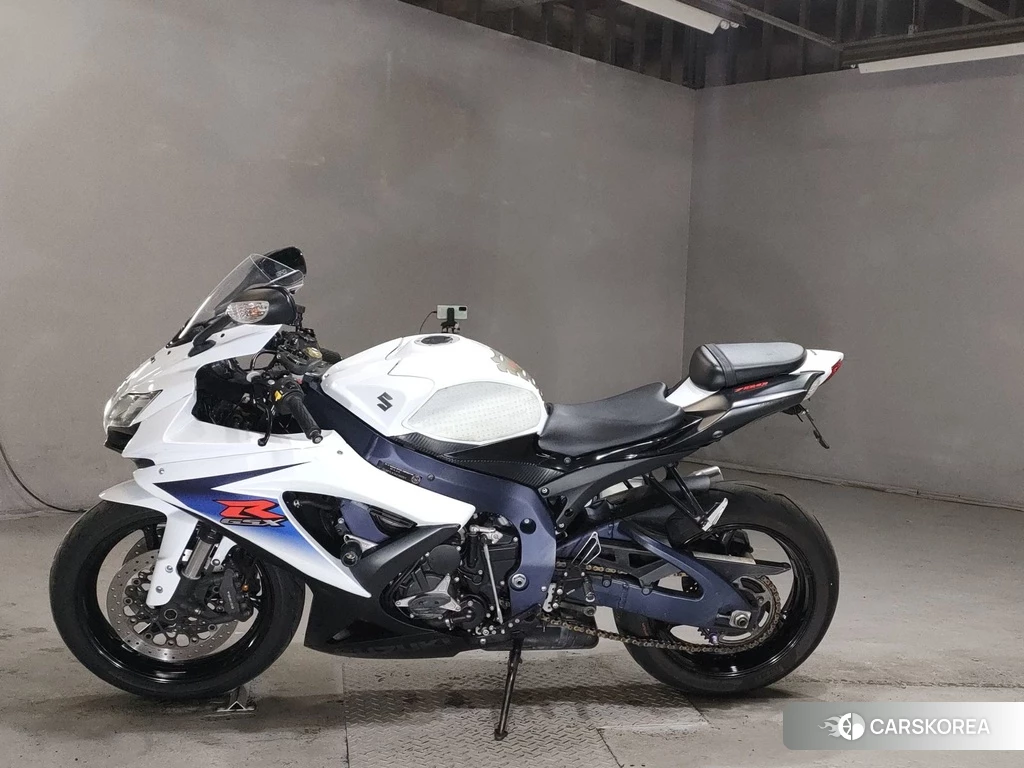 Проданный Suzuki GSX-R750 2011 из Японии, фото 2