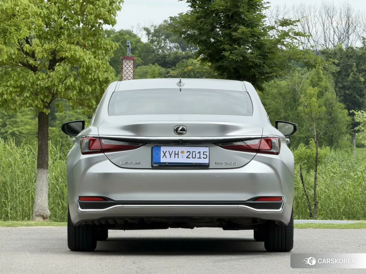 Lexus ES id 4452601 из Китая 10