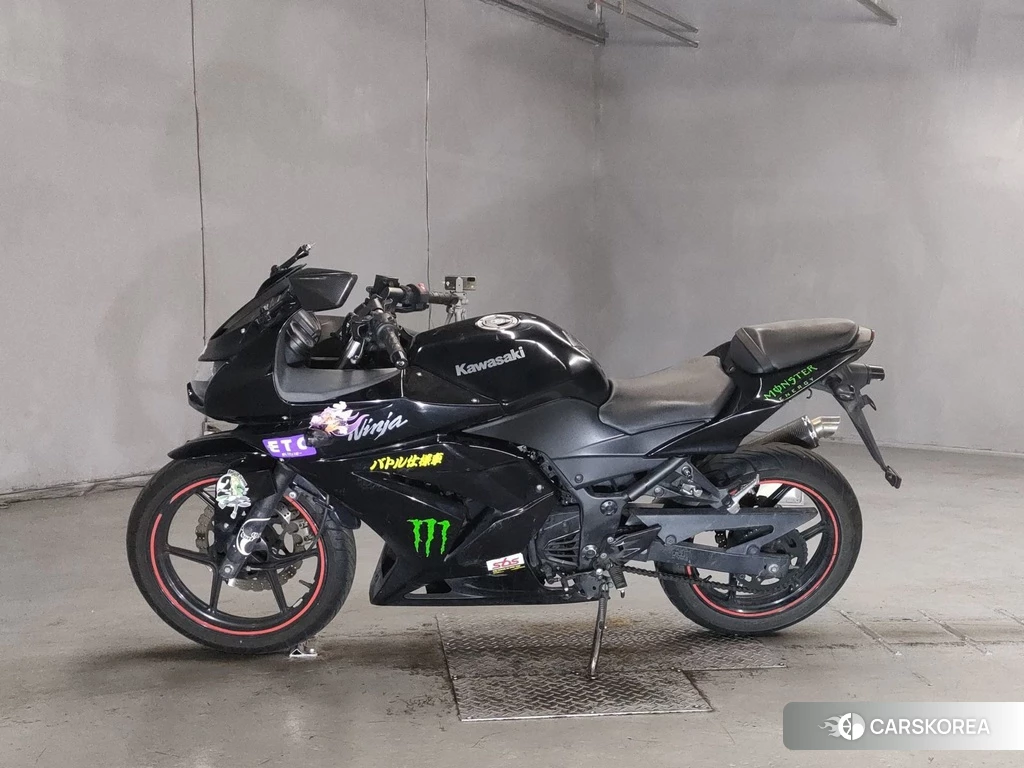 Проданный Kawasaki NINJA 250R 2011 из Японии, фото 2