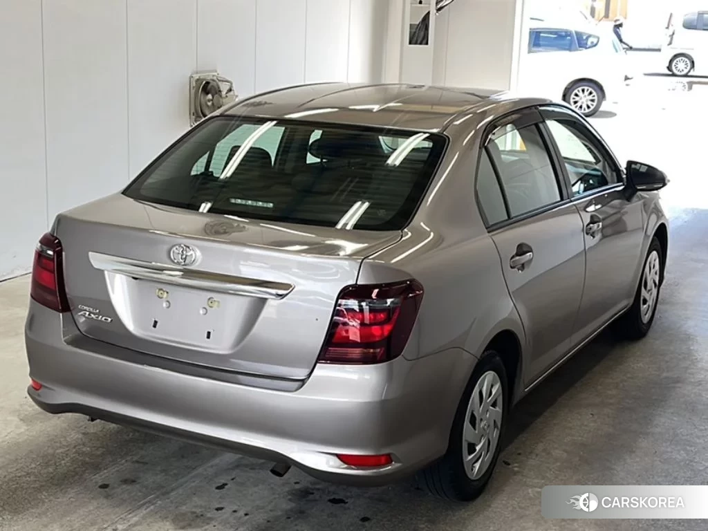 Toyota Corolla Axio 2023 из Японии, фото 2