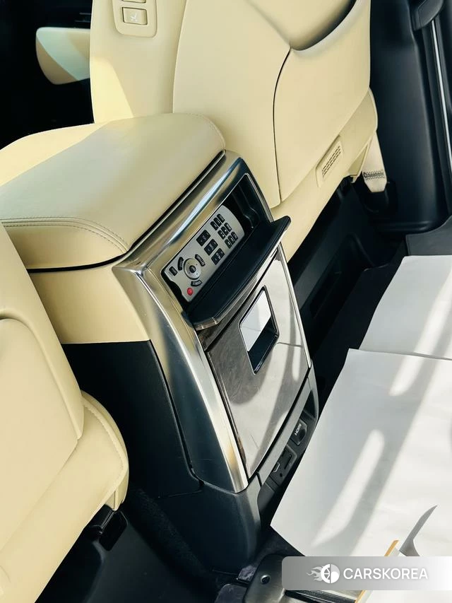 Toyota Elfa id 3908354 из Китая 12