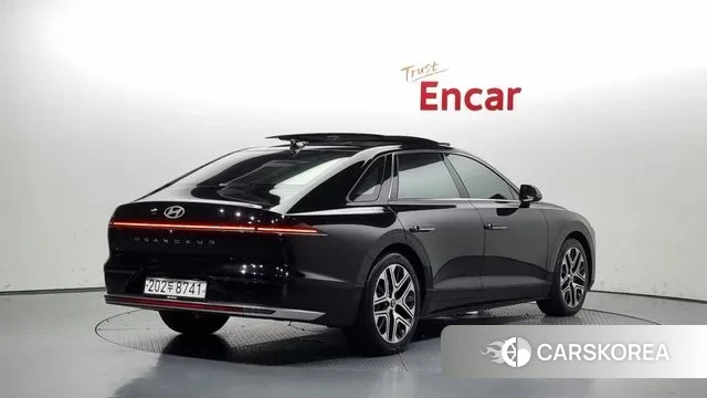 Hyundai Grandeur (GN7) id 3052900 из Кореи 12