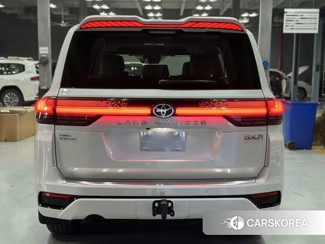 Toyota Land Cruiser (imported) 2024 Белый из Китая, фото 2